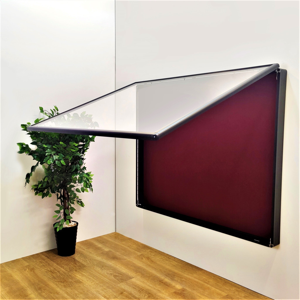 Gablota na sztandar rama czarny mat z filcem wiśnia z2